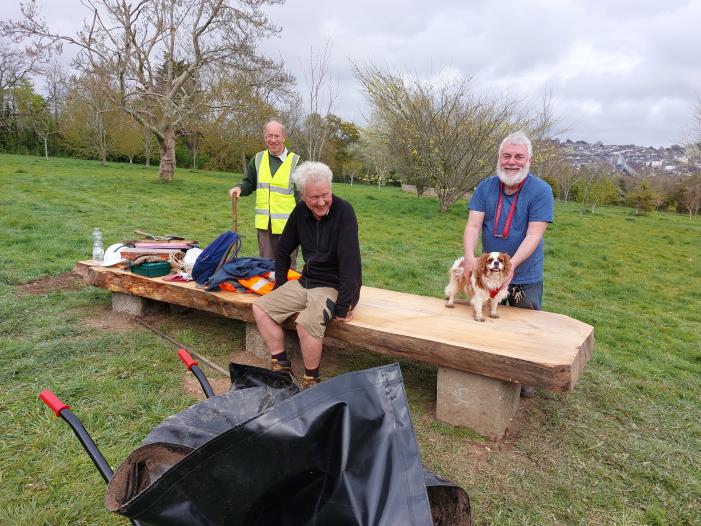Installing the Derriford cedar bench April 2022