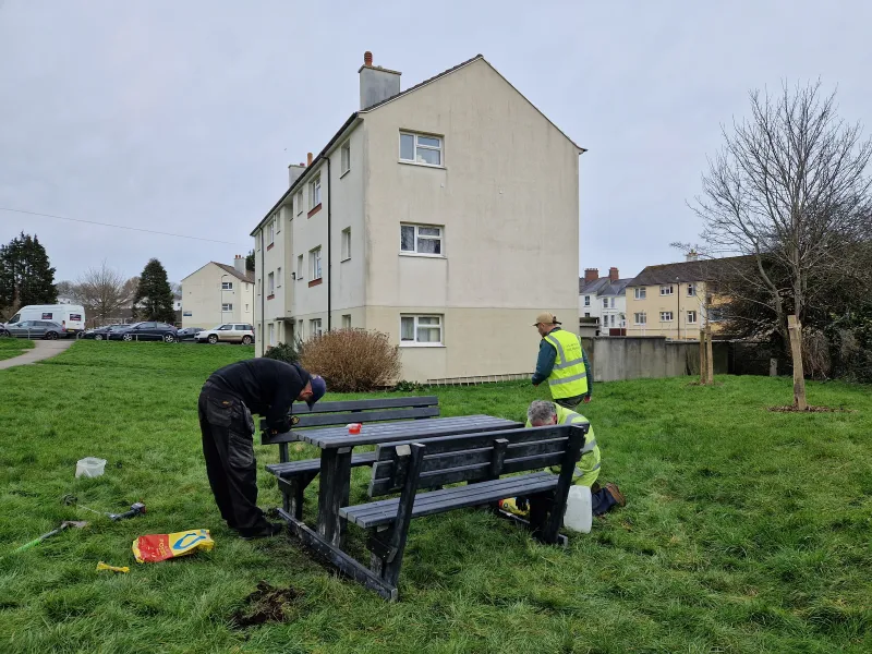 Putting the bench together